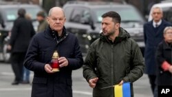 Thủ tướng Đức Olaf Scholz và Tổng thống nước chủ nhà Zelenskyi