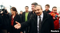 DEM Parti milletvekilleri Pervin Buldan ve Sırrı Süreyya Önder İmralı Adası’nda Abdullah Öcalan ile görüştü. (FOTO-ARŞİV)