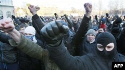 Русские националисты на митинге в память погибшего футбольного болельщика Егора Свиридова. Санкт-Петербург. 15 января 2011 г.